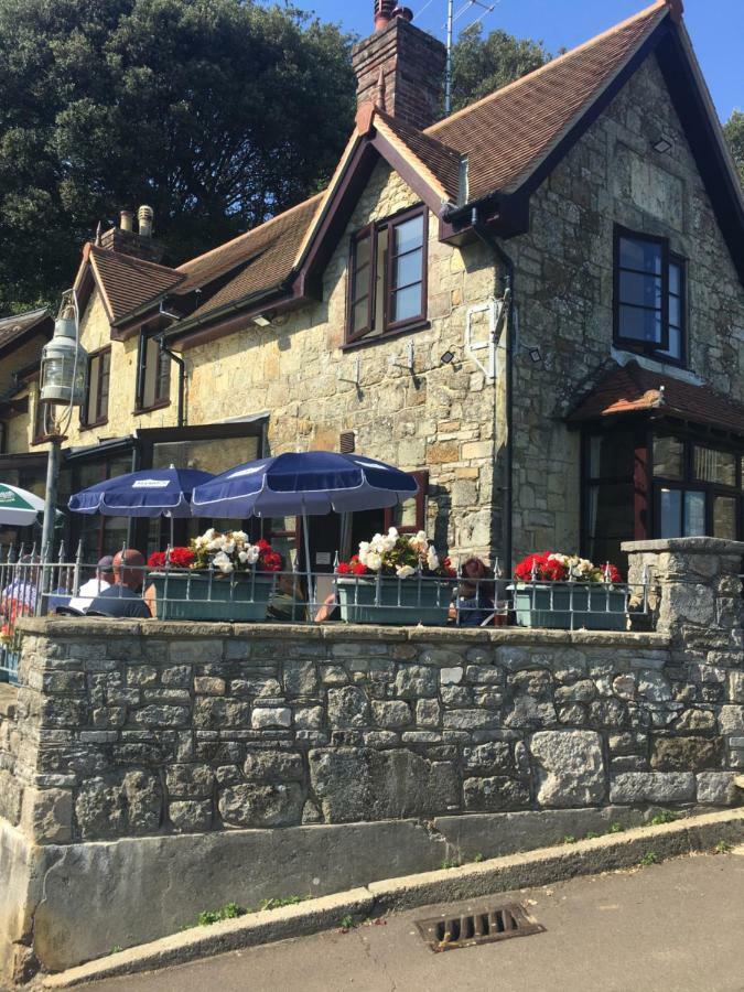 Little Gem With Private Hot Tub - Up To 25 Percent Off Ferry Lejlighed Shanklin Eksteriør billede